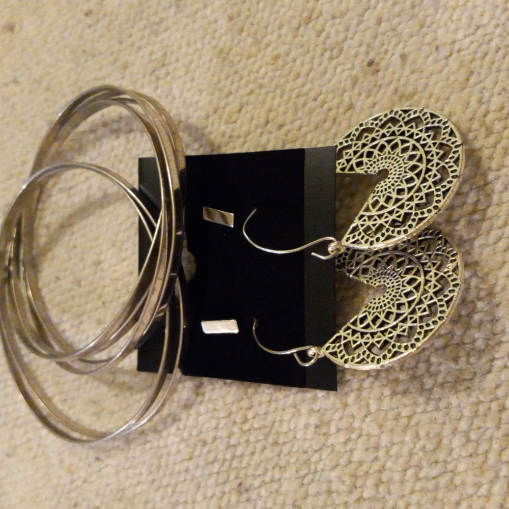 Boho Silver Tone Medallion Dangle Earrings, bonus stud earrings & fun bracelet